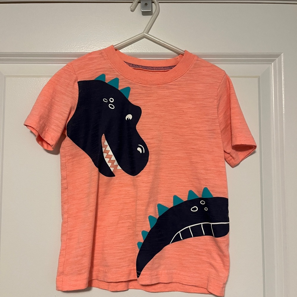 4/$20 CARTER’S t-shirt Dino 4T